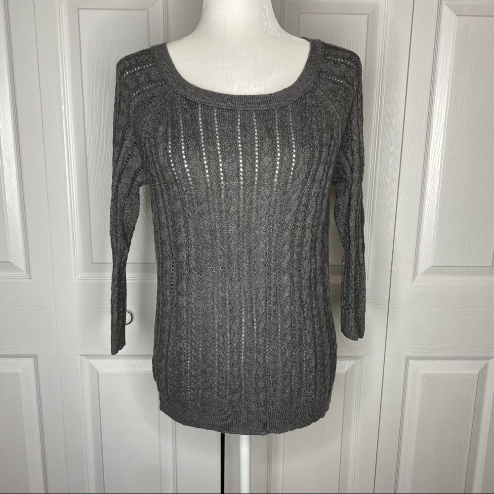 🔥SOLD🔥 American Eagle Gray 3/4 Sleeve Sweater Size Medium